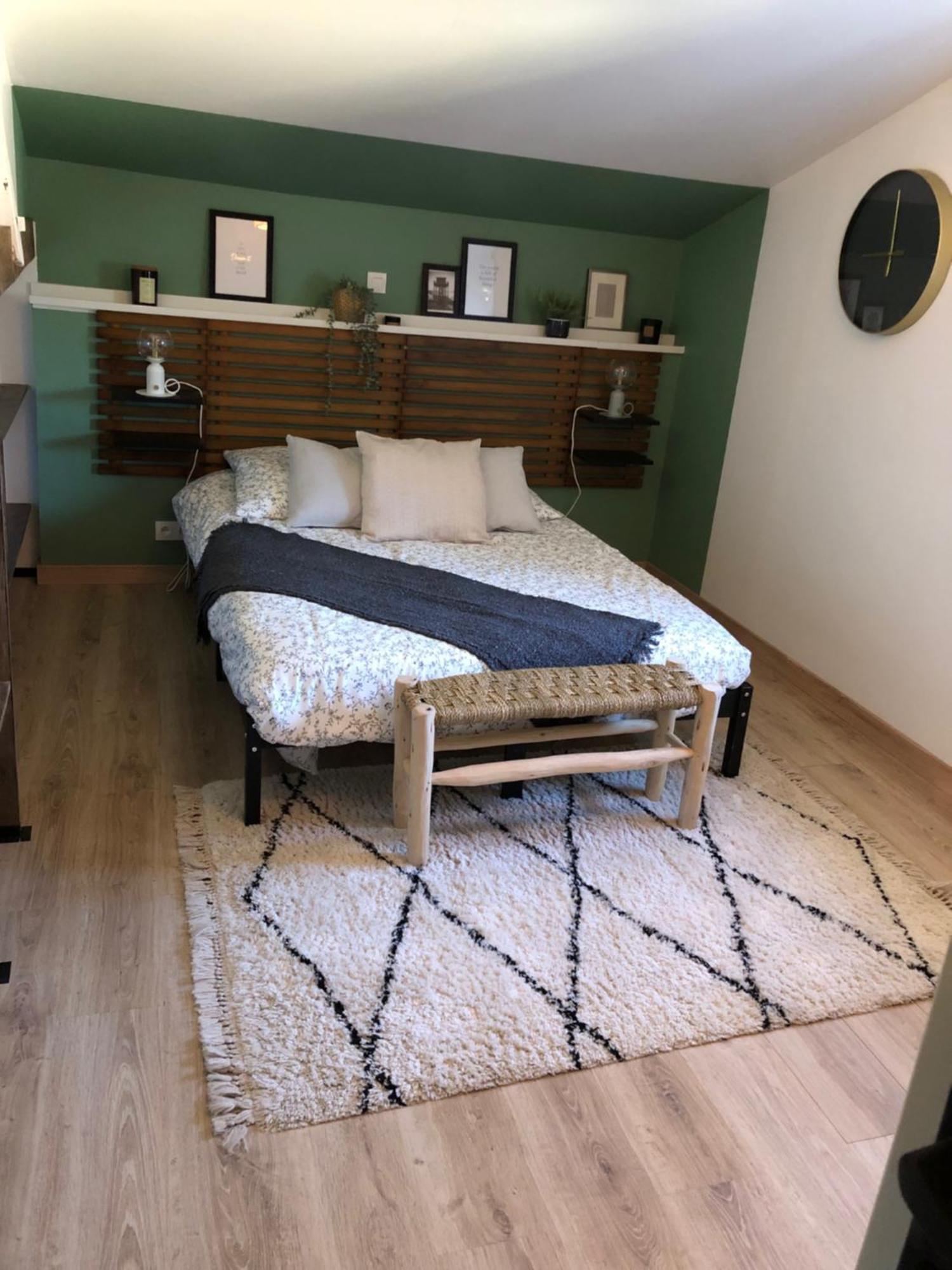 Bed and Breakfast Au Dessus De Chez Nous Doulezon Exterior foto
